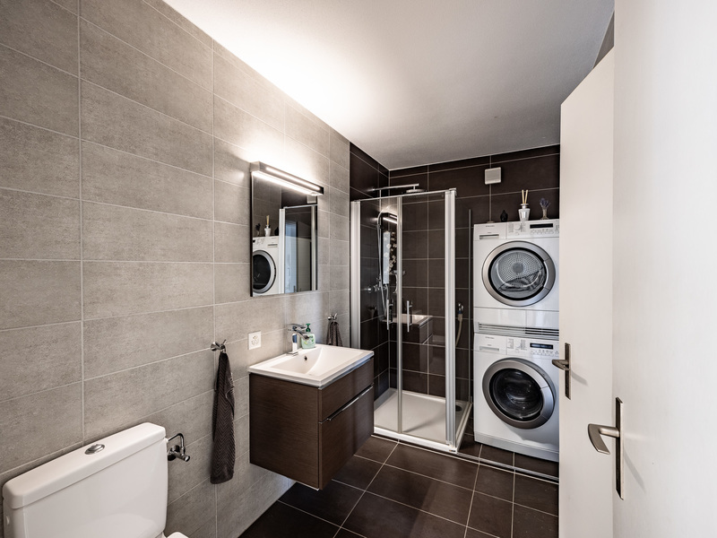 Appartement en attique de 4.5 pièces à Nidau - Salle de bain