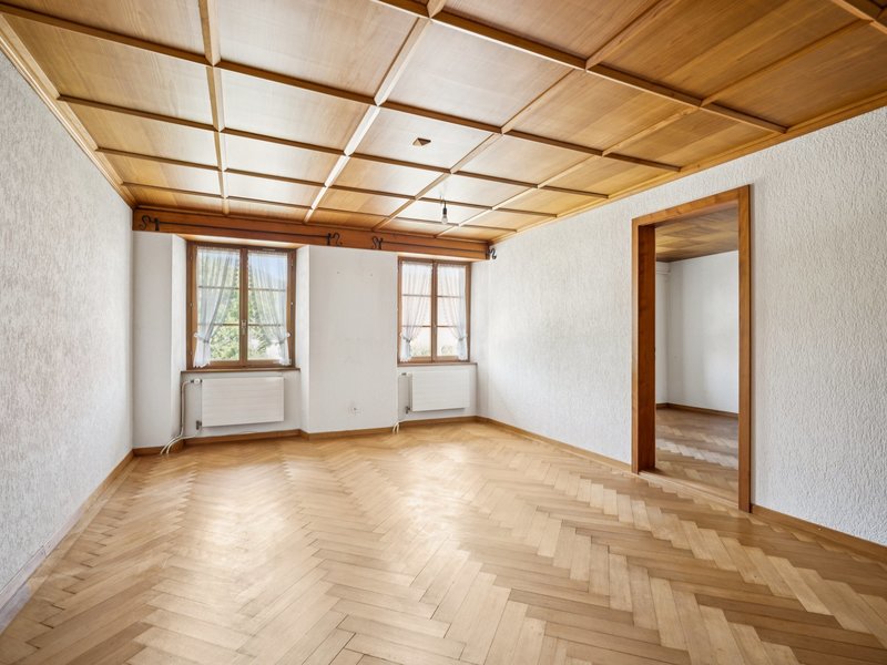 8-Zimmer Einfamilienhaus in Niederbuchsiten - Zimmer