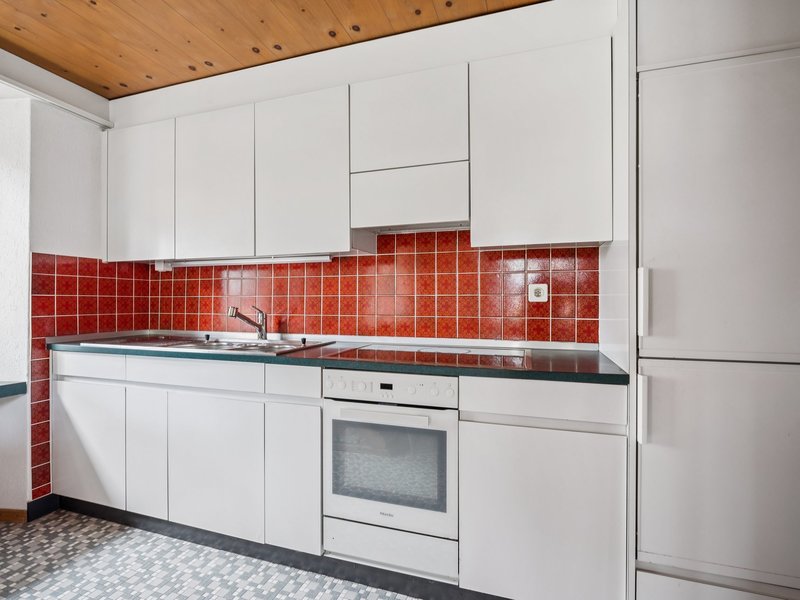 8-Zimmer Einfamilienhaus in Niederbuchsiten - Küche