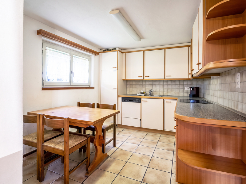 5.5-Zimmer Doppelhaushälfte in Sementina - Küche