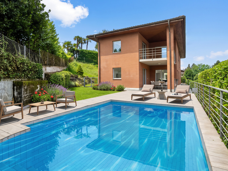 Villa di 8 locali a Collina d'Oro - Superficie esterna