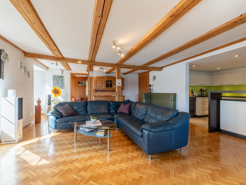 14-Zimmer Einfamilienhaus in Birrwil - Wohnbereich