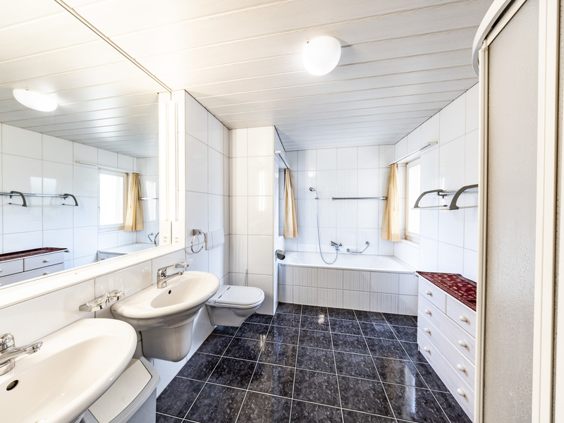 4.5-Zimmer Wohnung in Hägendorf - Badezimmer