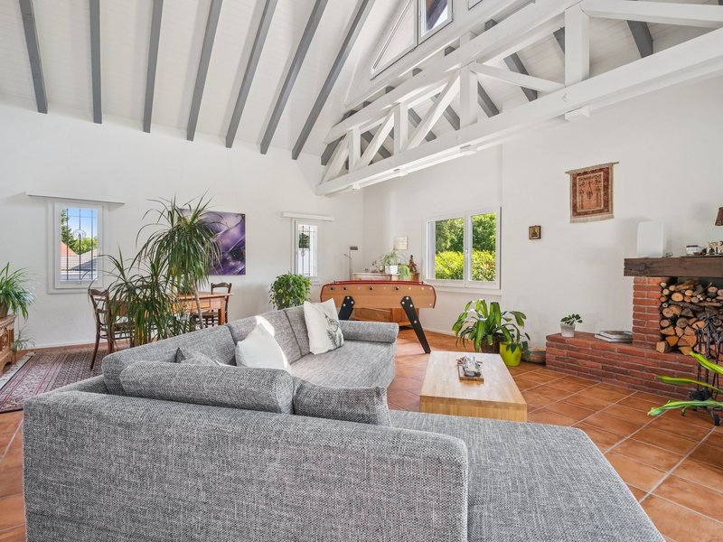 Maison individuelle de 7.5 pièces à Sarnen - Séjour et salle à manger