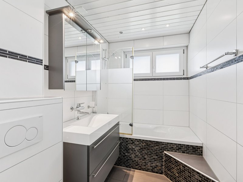 Appartement de 4.5 pièces à Busswil b. Büren - Salle de bain
