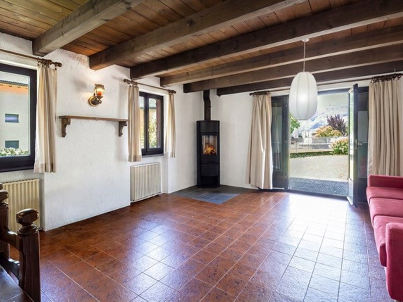 Maison individuelle de 4.5 pièces à Olivone - Séjour
