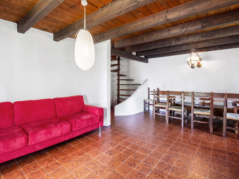 Maison individuelle de 4.5 pièces à Olivone - Séjour et salle à manger