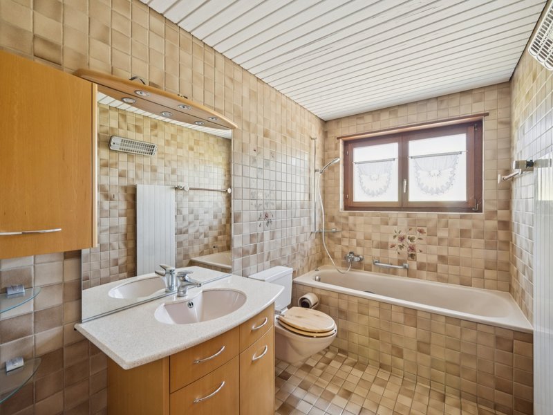 5.5-Zimmer Einfamilienhaus in Erschwil - Badezimmer
