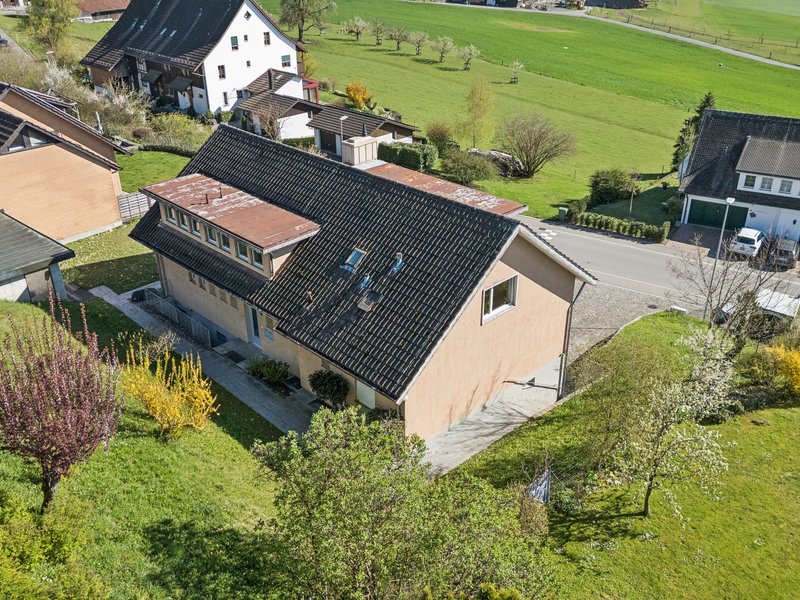 Casa unifamiliare di 8 locali a Lufingen - Vista