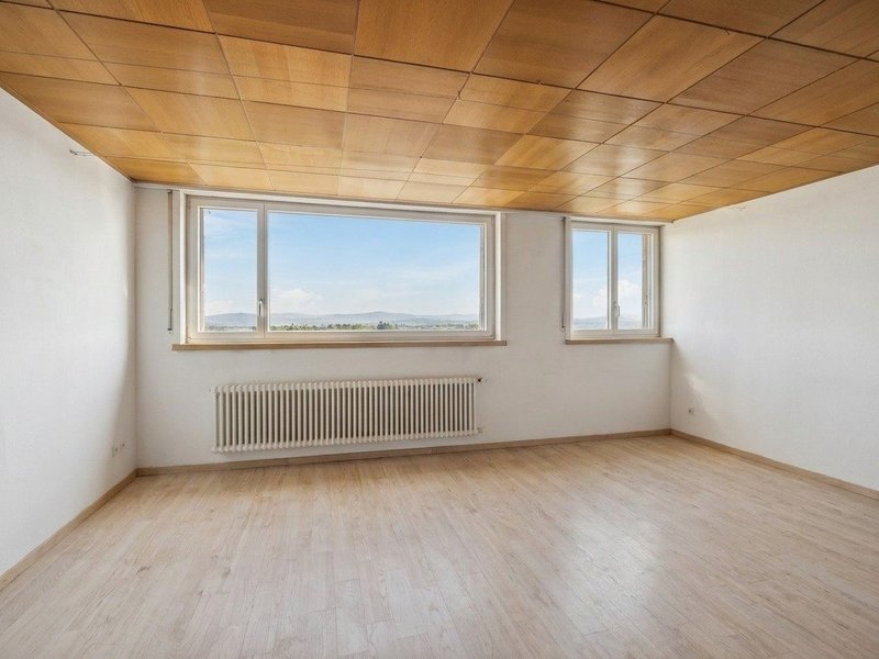 Casa unifamiliare di 8 locali a Lufingen - Camera