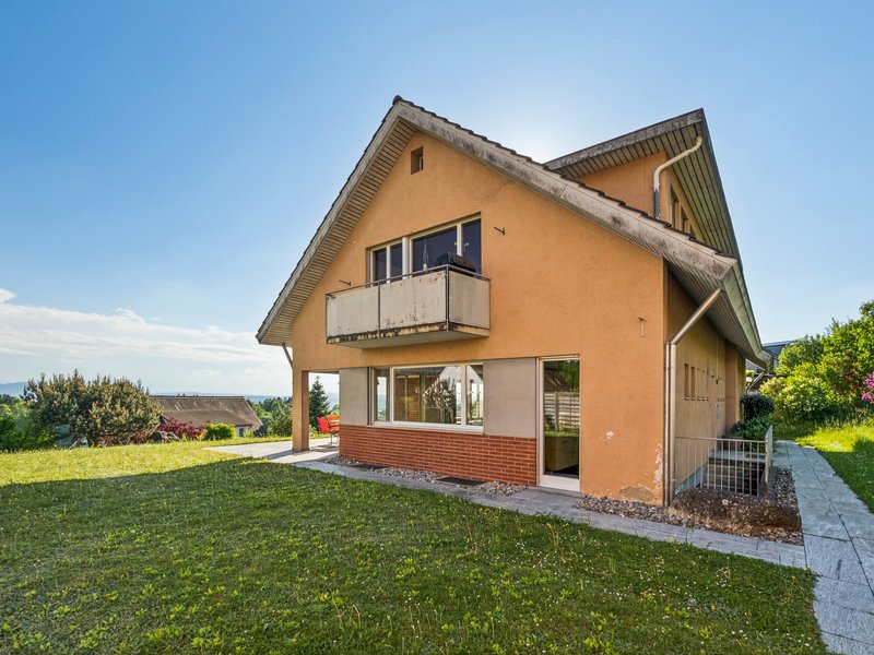 Casa unifamiliare di 8 locali a Lufingen - Camera