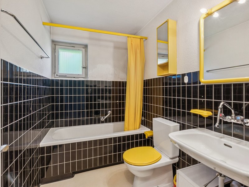 Casa unifamiliare di 8 locali a Lufingen - Bagno