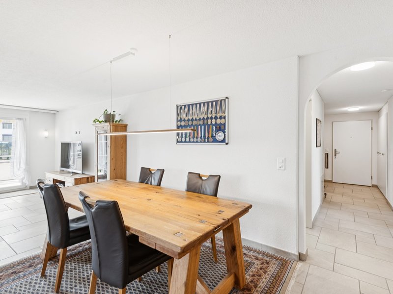 4.5-Zimmer Wohnung in Römerswil - Wohn- und Essbereich