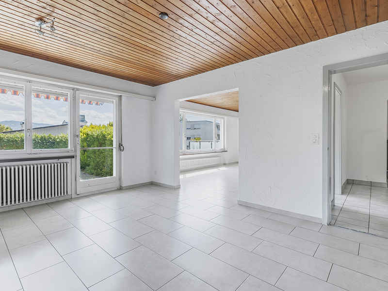 Moitié de maison jumelle de 5.5 pièces à Eschenbach - Séjour et salle à manger