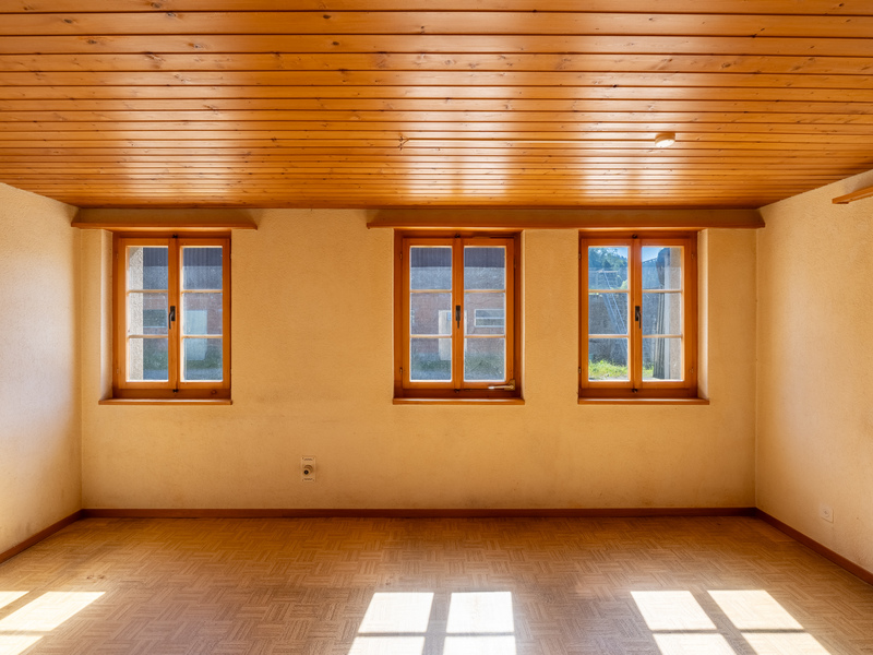11-Zimmer Bauernhaus in Sumiswald - Wohnbereich