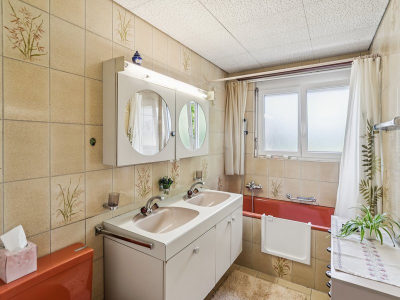 Maison individuelle de 6 pièces à Kerzers - Salle de bain