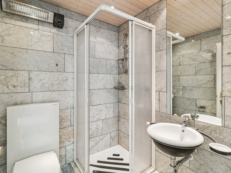Casa a schiera d'angolo di 4.5 locali a Bülach - Bagno
