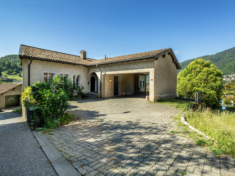 Maison individuelle de 11.5 pièces à Torricella - Surfaces extérieures