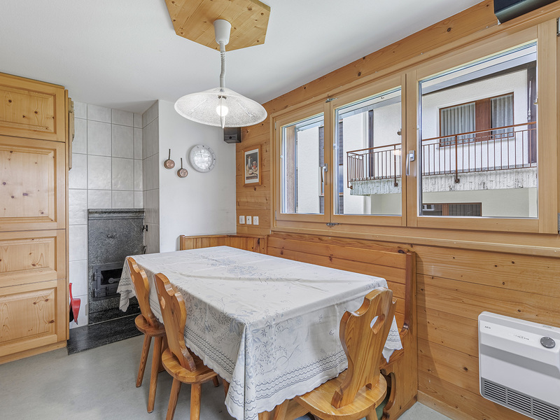 4.5-Zimmer Wohnung in Sedrun - Wohn- und Essbereich