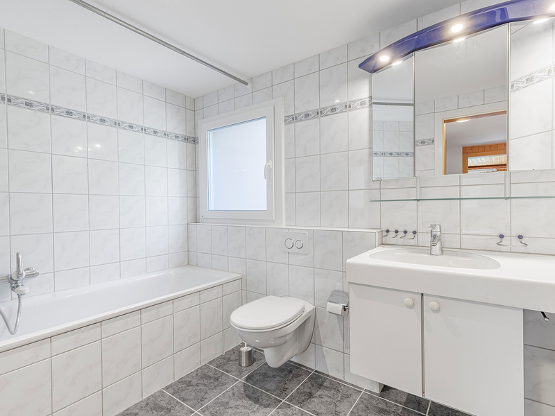 Appartement de 5.5 pièces à Sedrun - Salle de bain