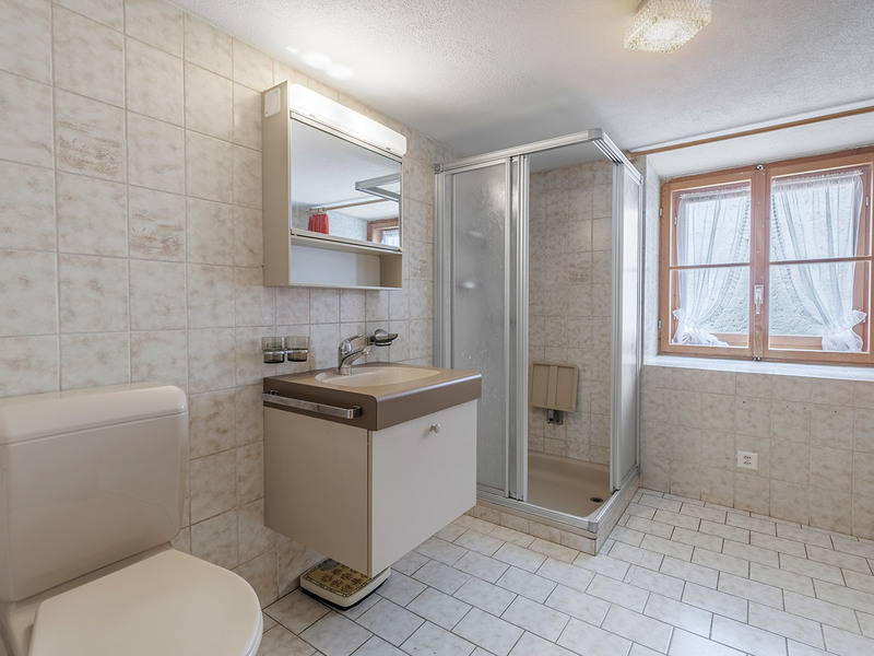 8.5-Zimmer Einfamilienhaus in Fuldera - Badezimmer