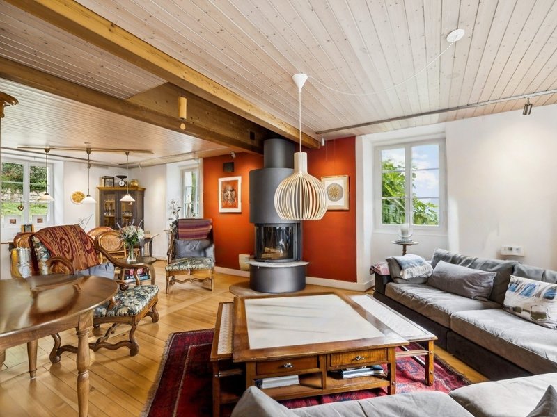 Maison individuelle de 8.5 pièces à St-Saphorin-Lavaux - Séjour et salle à manger