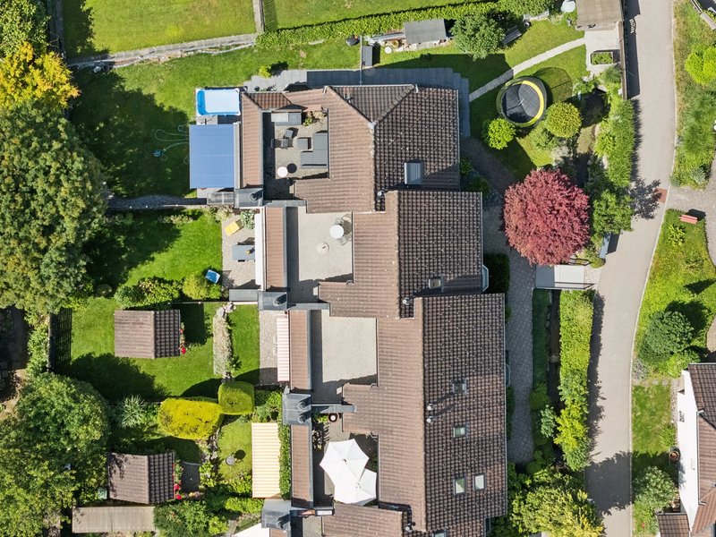 Maison mitoyenne de 5.5 pièces à Hombrechtikon - Surfaces extérieures