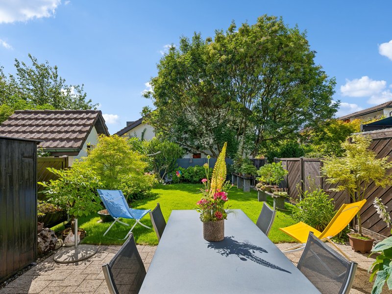 Maison mitoyenne de 5.5 pièces à Hombrechtikon - Surfaces extérieures