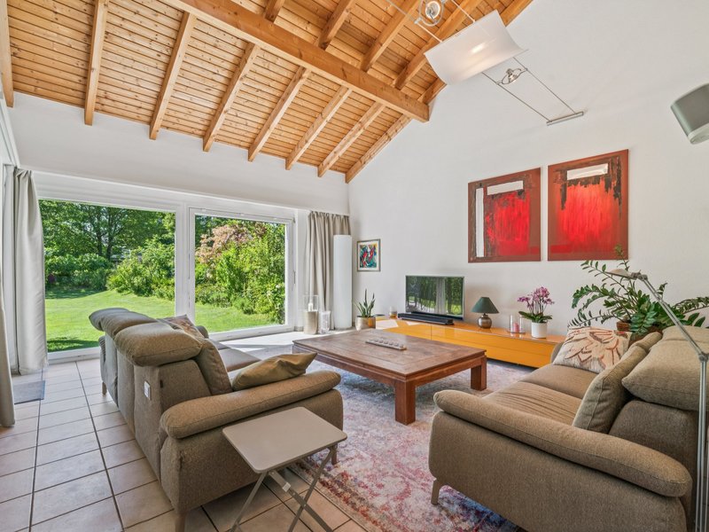 5.5-Zimmer Reiheneckhaus in Greifensee - Wohnbereich