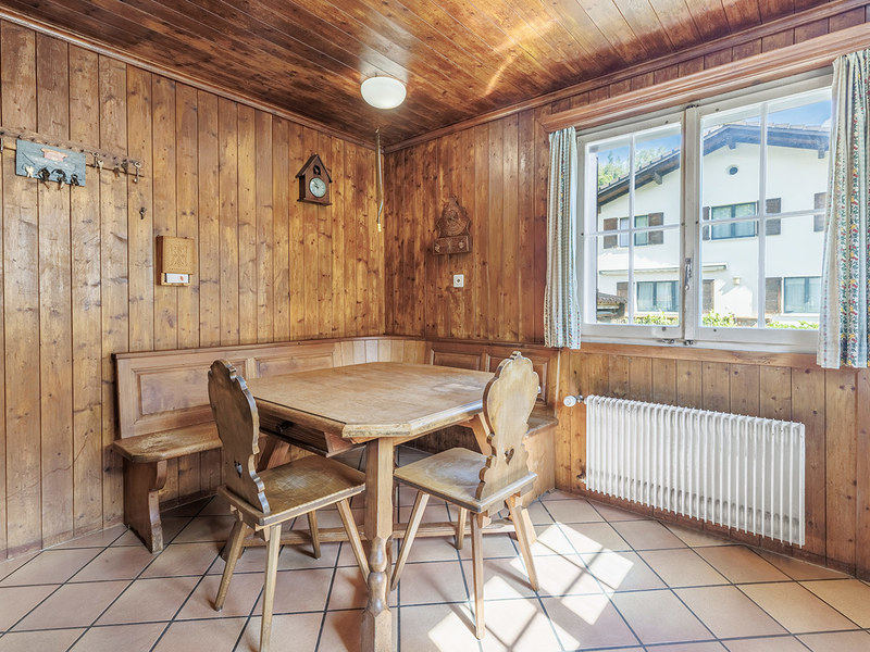 Maison individuelle de 5.5 pièces à Pragg-Jenaz - Séjour et salle à manger