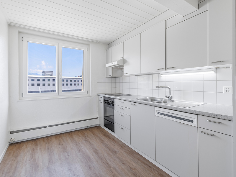 3.5-Zimmer Dachgeschosswohnung in Sevelen - Küche