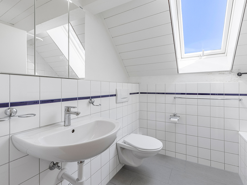 3.5-Zimmer Dachgeschosswohnung in Sevelen - Badezimmer