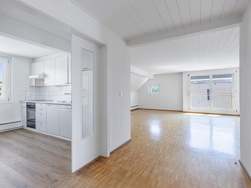 3.5-Zimmer Dachgeschosswohnung in Sevelen - Korridor
