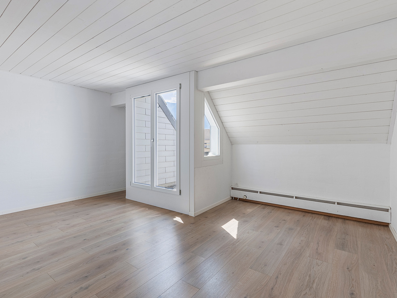 3.5-Zimmer Dachgeschosswohnung in Sevelen - Zimmer