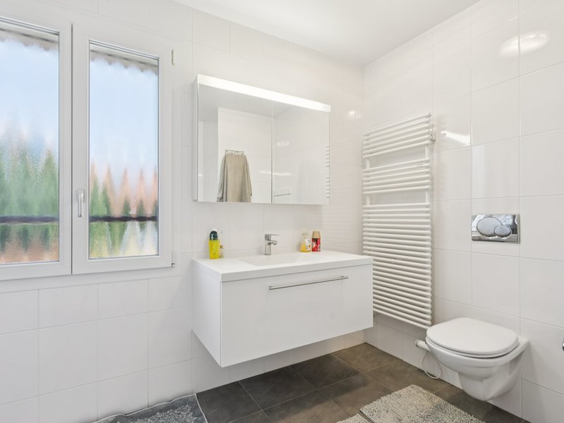 Immeuble collectif à Dompierre - Salle de bain