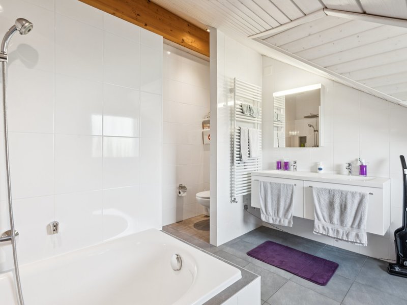 Immeuble collectif à Dompierre - Salle de bain