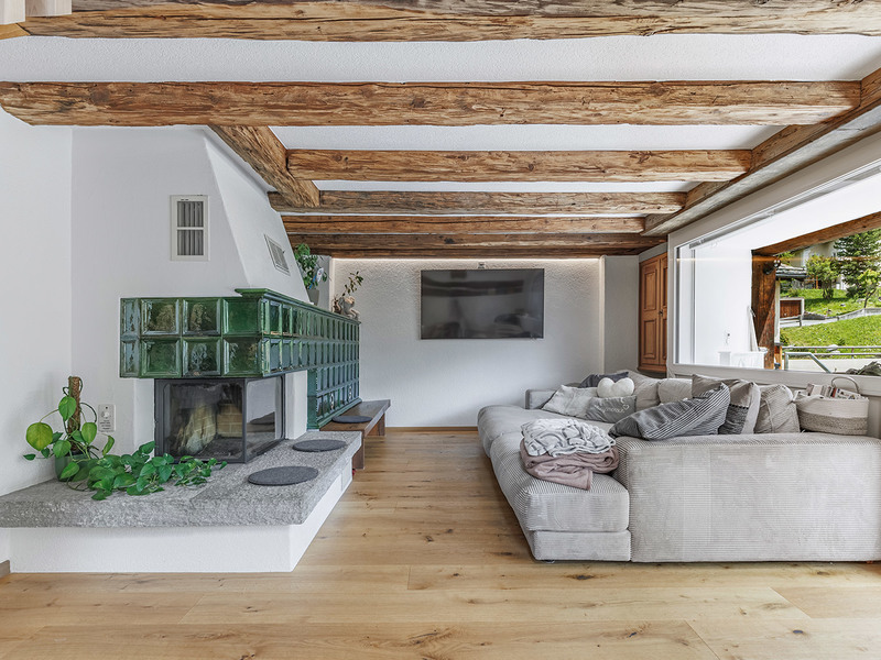 Duplex de 3.5 pièces à Zernez - Séjour