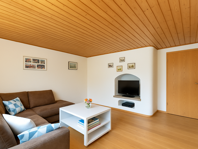 7.5-Zimmer Doppelhaushälfte in Brienzwiler - Wohnbereich