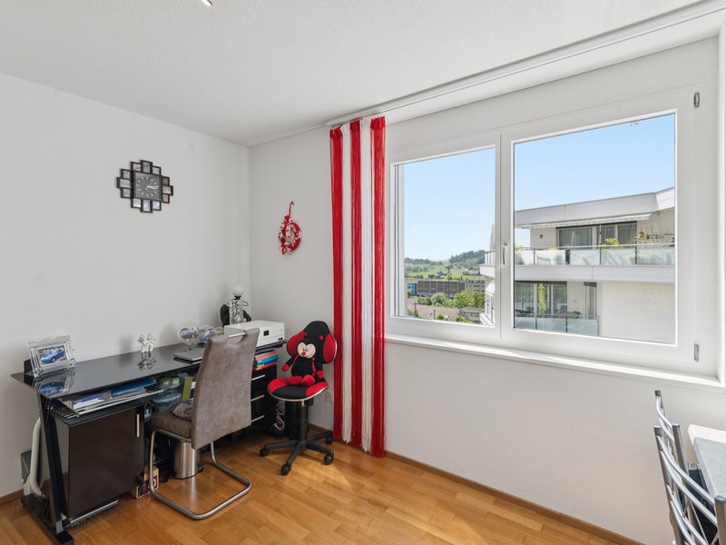 Appartement de 5.5 pièces à Gisikon - Chambre