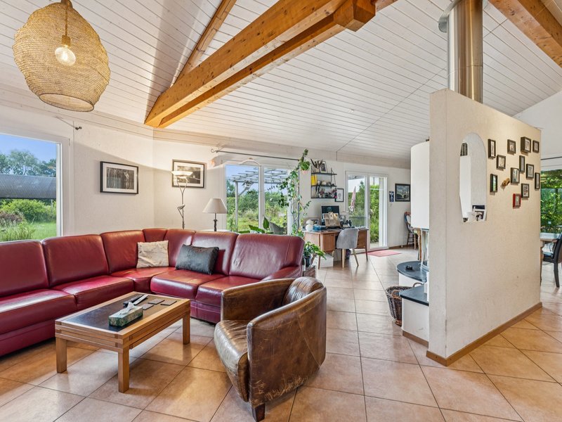 6.5-Zimmer Einfamilienhaus in Montagny - Wohnbereich