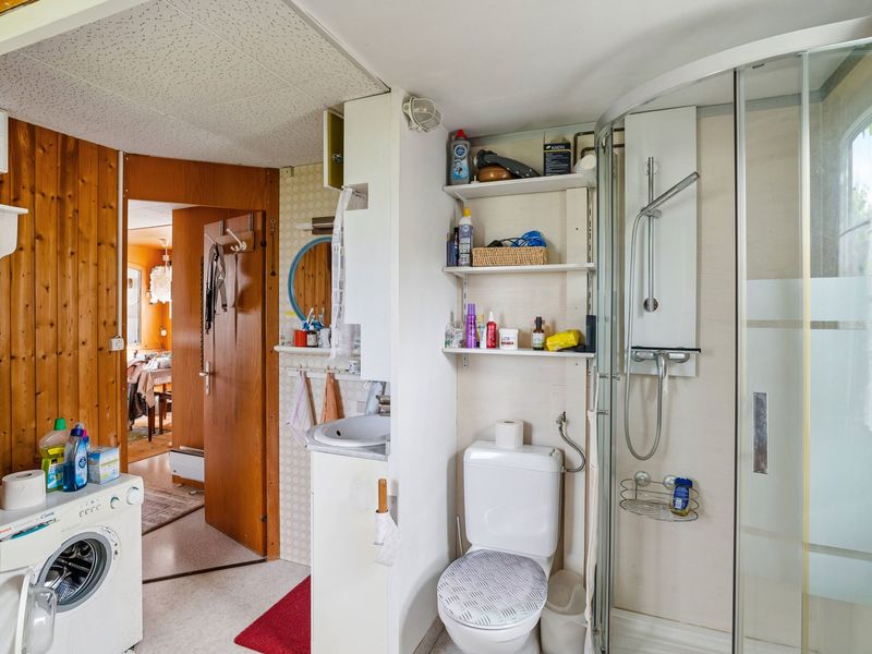 3-Zimmer Einfamilienhaus in Cheyres - Badezimmer