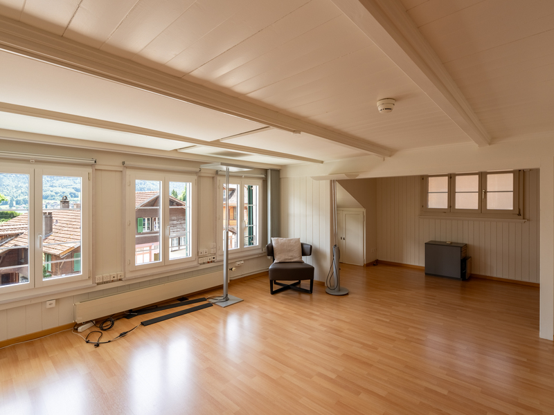 Wohn-/Geschäftshaus in Ringgenberg BE - Zimmer