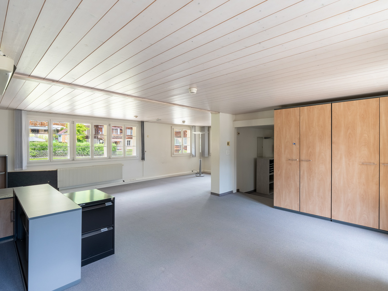 Wohn-/Geschäftshaus in Ringgenberg BE - Zimmer