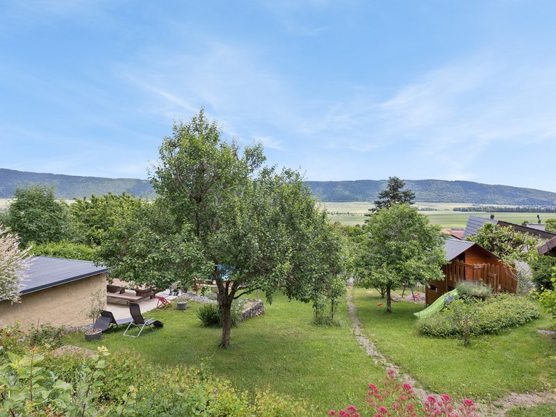 6.5-Zimmer Einfamilienhaus in Chézard-St-Martin - Aussenflächen