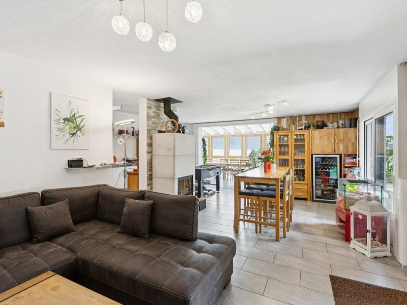 6.5-Zimmer Einfamilienhaus in Chézard-St-Martin - Wohnbereich