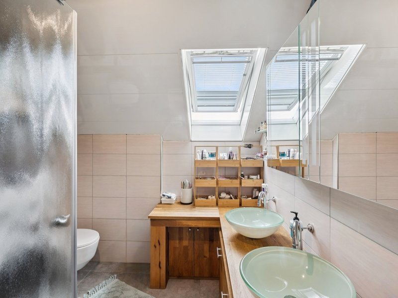 6.5-Zimmer Einfamilienhaus in Chézard-St-Martin - Badezimmer