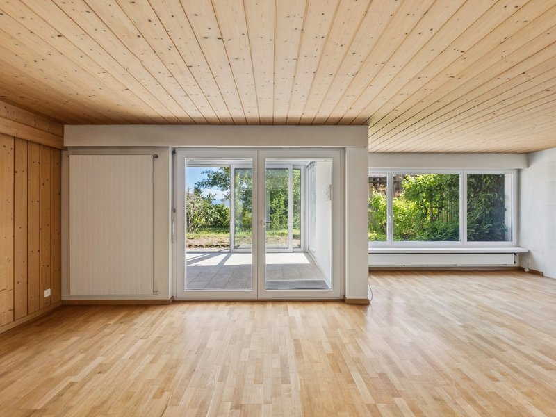 4.5-Zimmer Doppelhaushälfte in Wallisellen - Wohn- und Essbereich