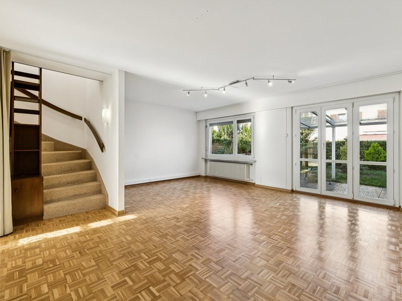 Maison mitoyenne de 5.5 pièces à Reinach BL - Séjour et salle à manger