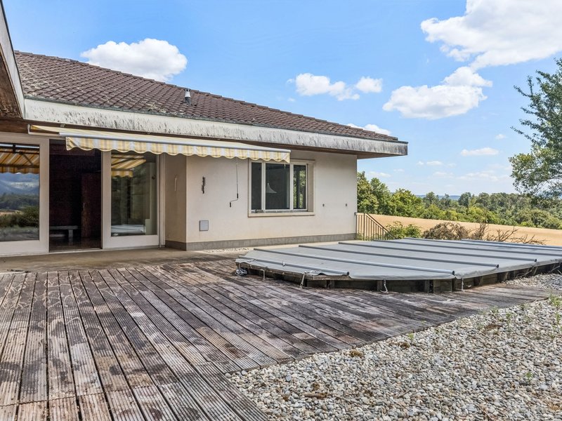 Maison individuelle de 9.5 pièces à Röschenz - Surfaces extérieures