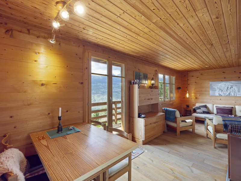 Maison individuelle de 3.5 pièces à Grône - Séjour et salle à manger